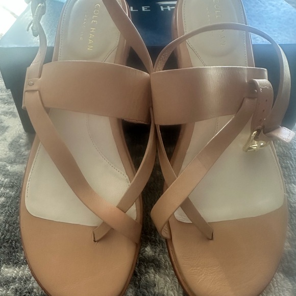 NEW! Cole Haan Leather Flynn Sandals in nude/tan - Picture 6 of 9